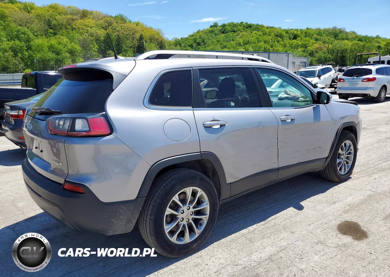 2019 Jeep Cherokee Latitude Plus VIN:1C4PJMLB1KD103102 - 3