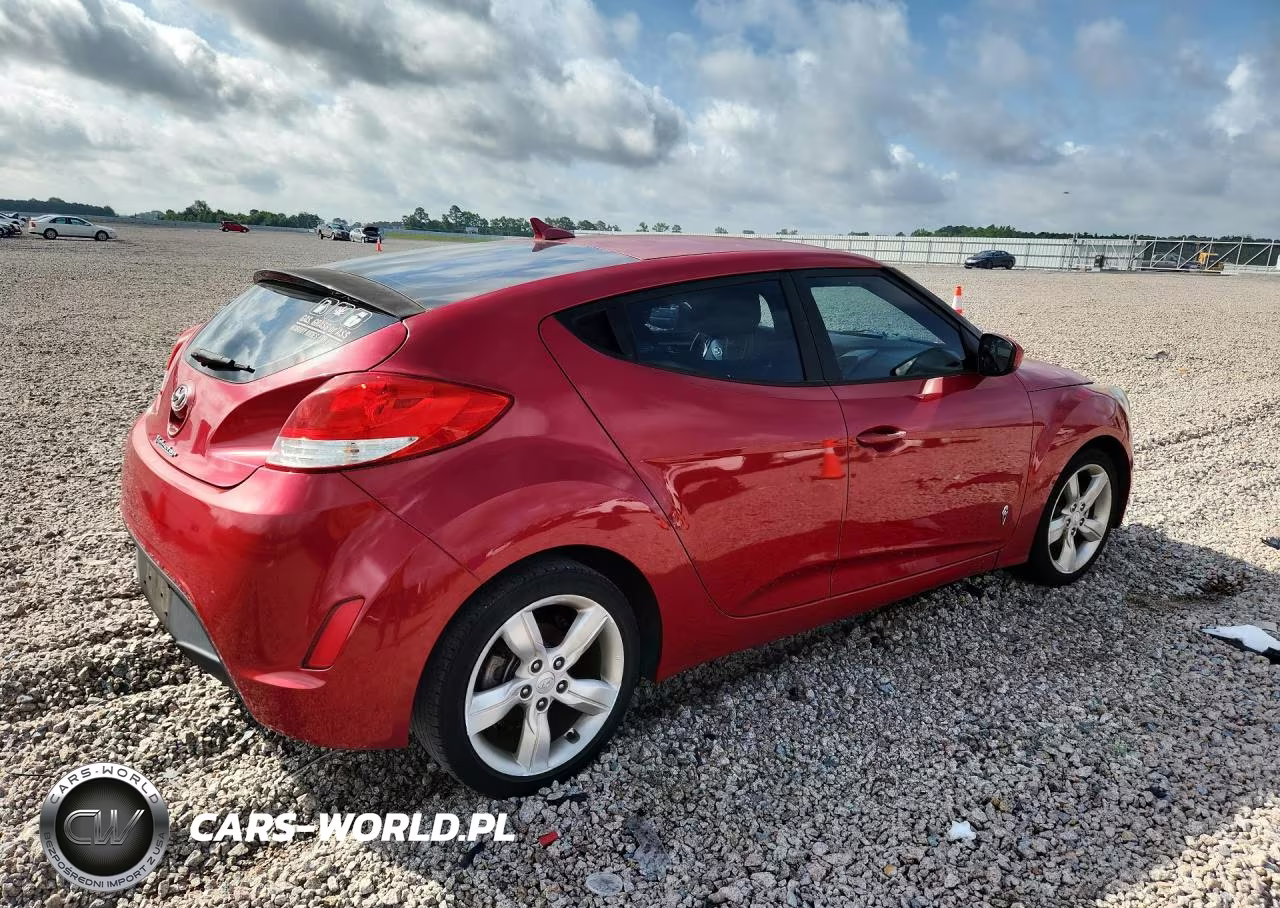 2015 Hyundai Veloster Base VIN:KMHTC6AD7FU228874 - 3