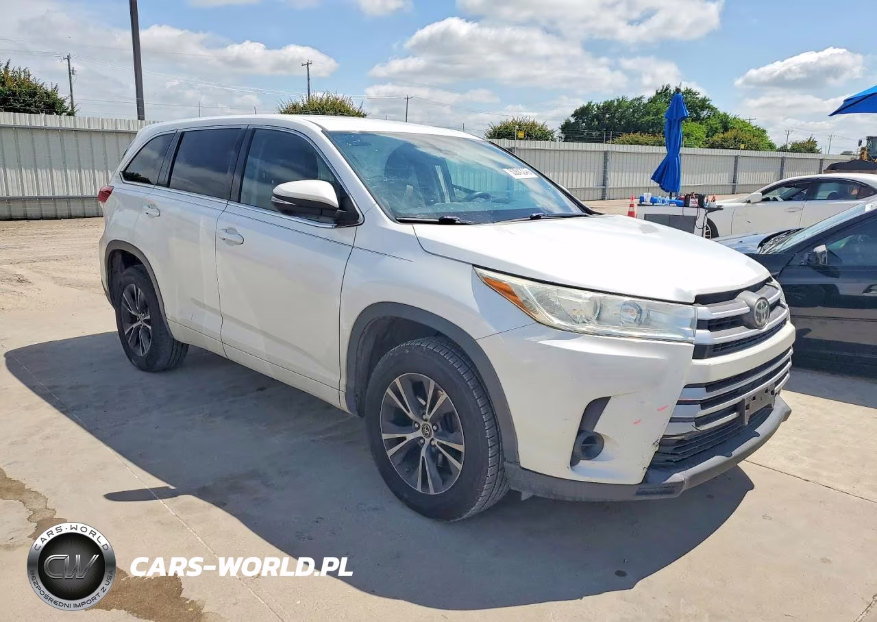 2018 Toyota Highlander Le VIN:5TDZARFH2JS033604 - 4