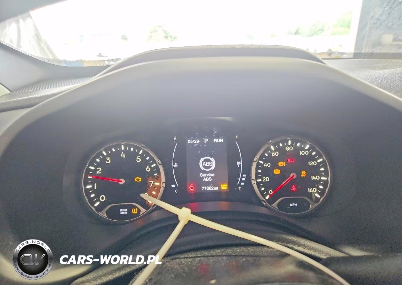 2018 Jeep Renegade Sport VIN:ZACCJBAB8JPH65782 - 9