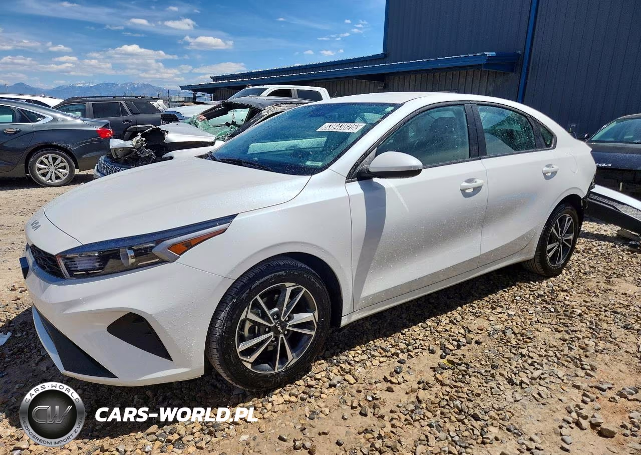2024 Kia Forte Lxs – zdjęcie 1 z 13