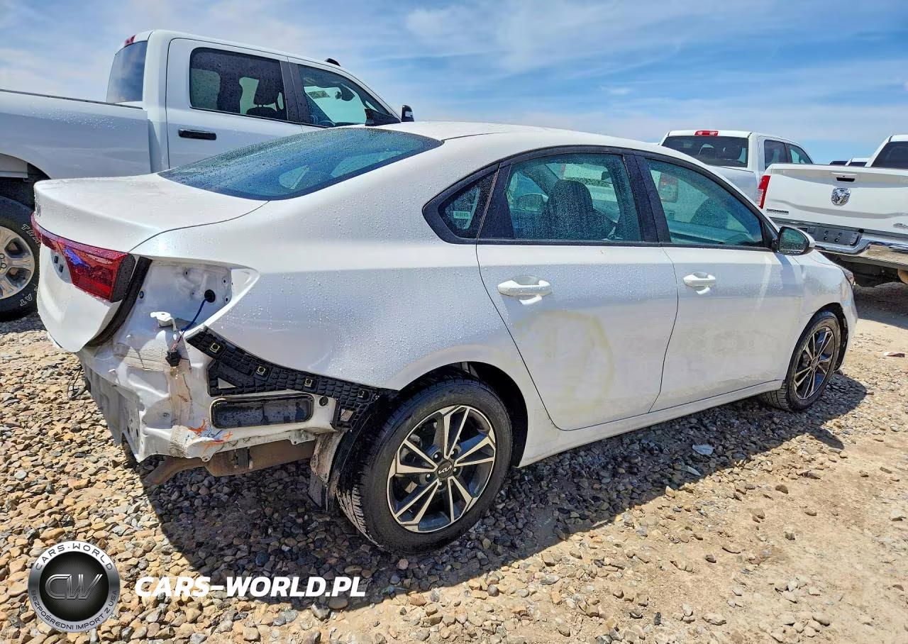 2024 Kia Forte Lxs VIN:3KPF24AD9RE798791 - 3