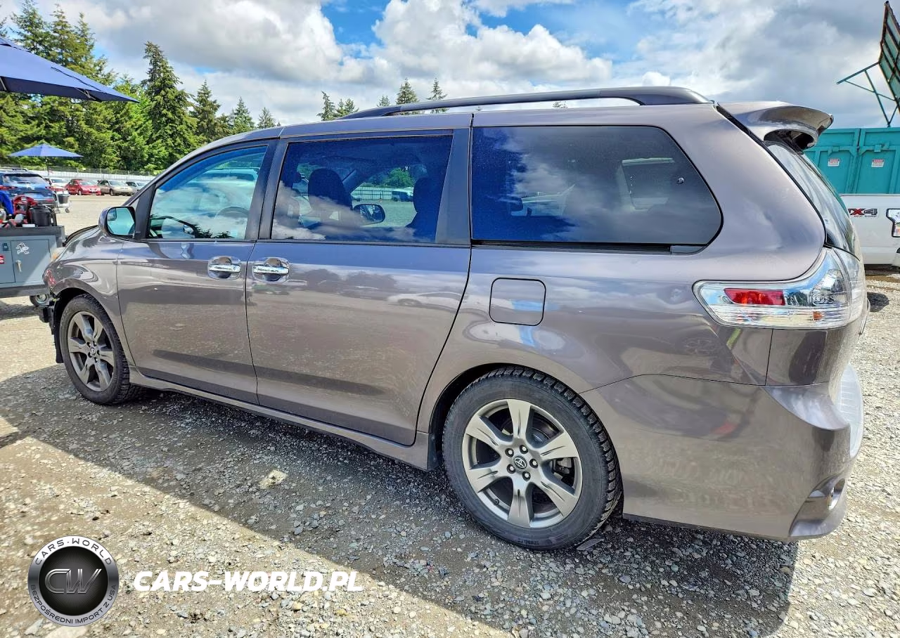 2019 Toyota Sienna Se 8-Passenger VIN:5TDXZ3DC6KS986855 - 2
