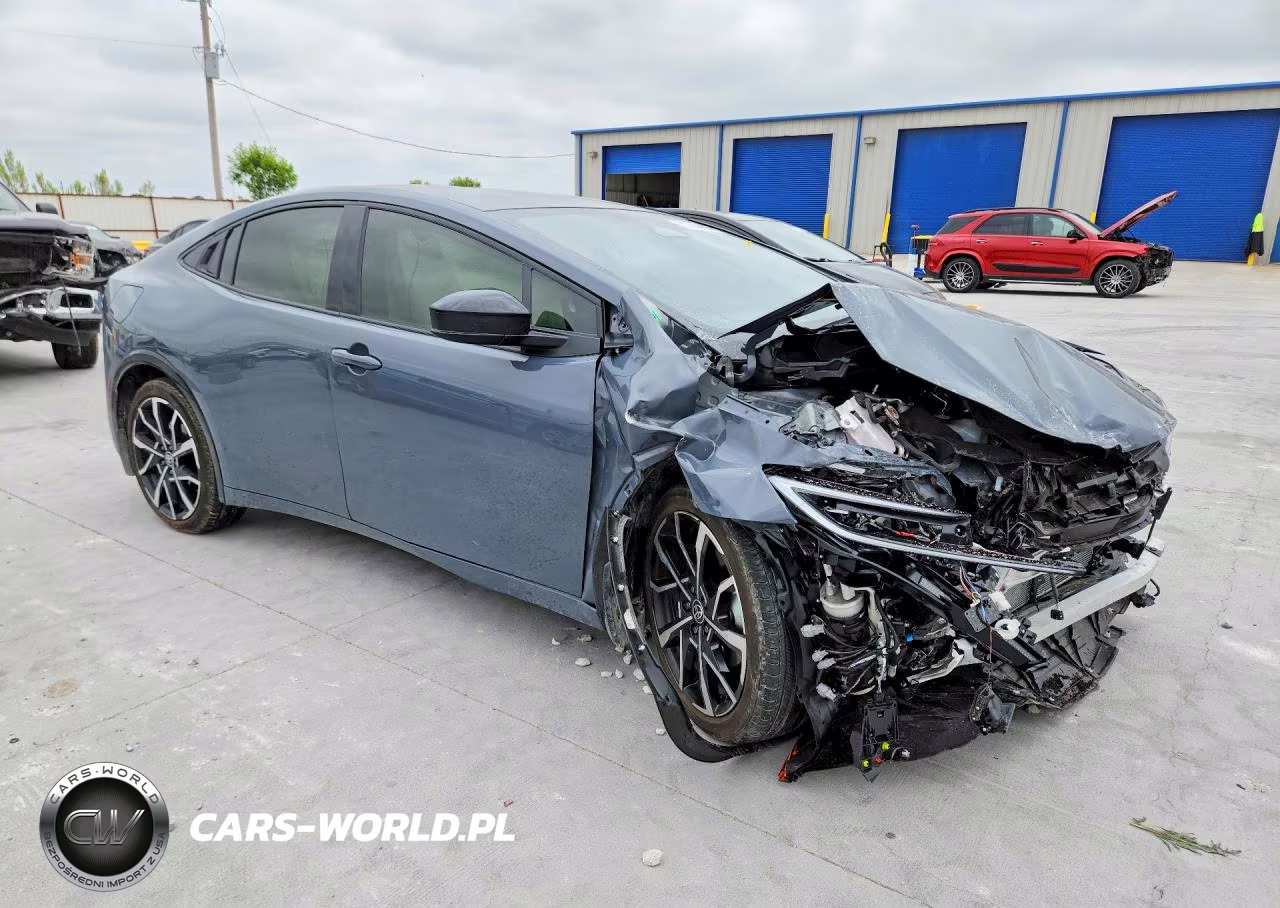 2026 Toyota Prius Plug-In Hybrid Xse VIN:JTDACACU9T3069692 - 4