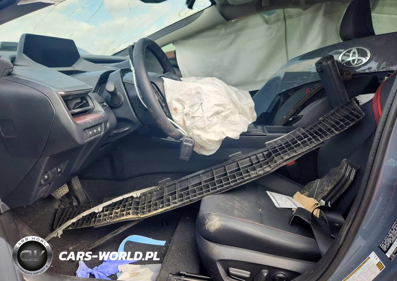 2026 Toyota Prius Plug-In Hybrid Xse VIN:JTDACACU9T3069692 - 7