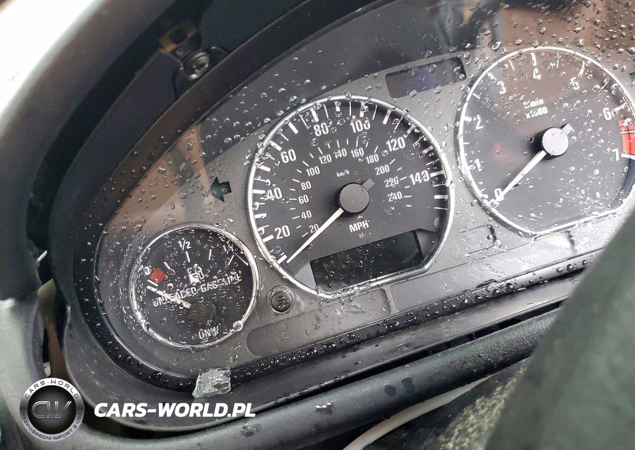 2000 BMW Z3 2.8 VIN:4USCH3340YLF71159 - 9