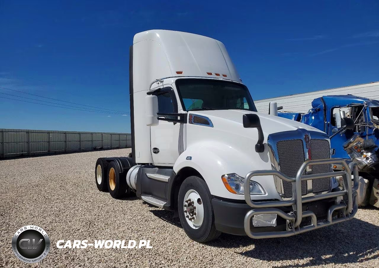 2016 Kenworth T680 Semi Truck