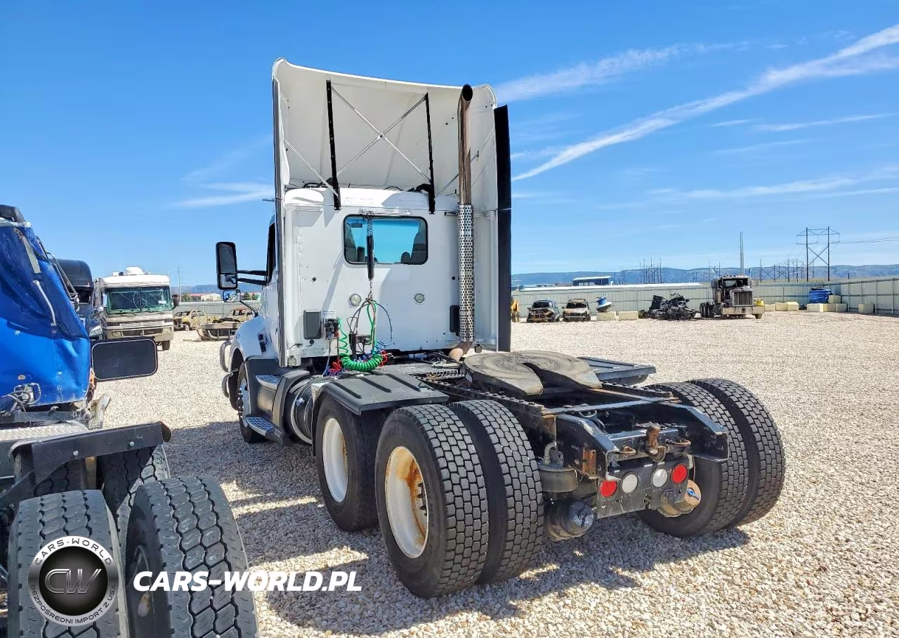 2016 Kenworth T680 Semi Truck VIN:1XKYD49X1GJ496756 - 3