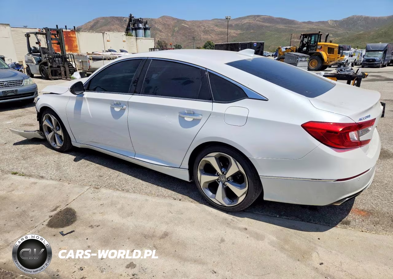 2018 Honda Accord Touring VIN:1HGCV1F99JA117129 - 2