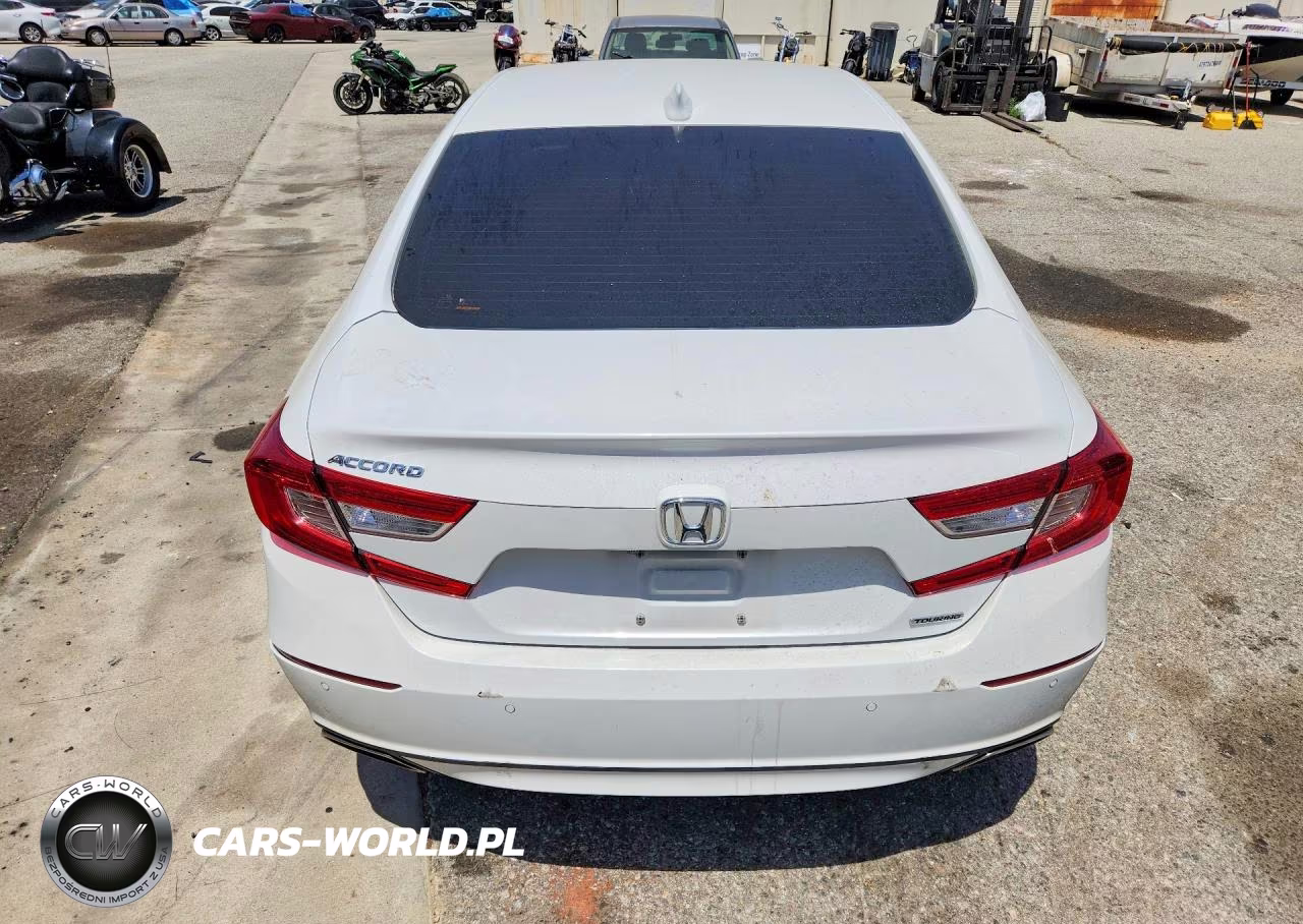 2018 Honda Accord Touring VIN:1HGCV1F99JA117129 - 6