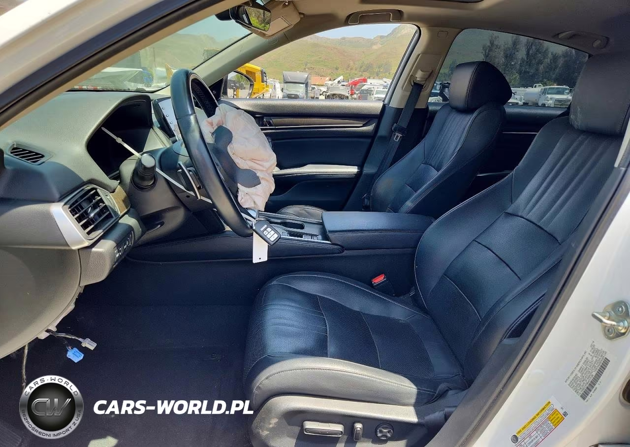 2018 Honda Accord Touring VIN:1HGCV1F99JA117129 - 7