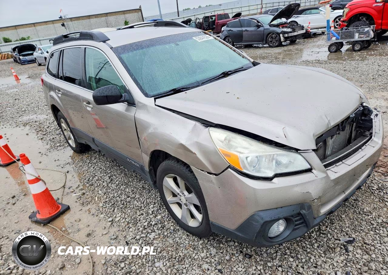 2014 Subaru Outback 2.5I Premium VIN:4S4BRCCC5E3205532 - 4