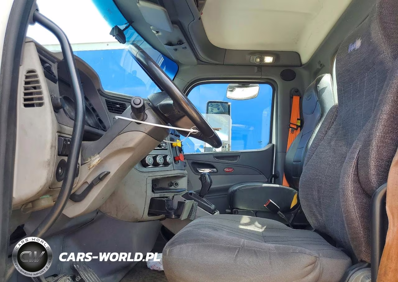 2017 Peterbilt 579 VIN:1XPBA48X6HD409511 - 5