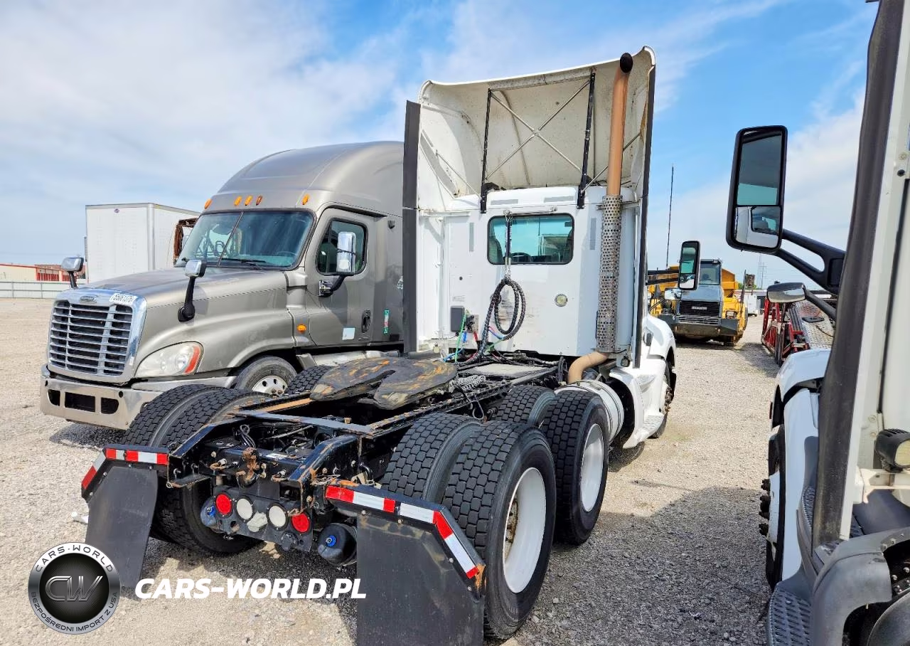 2015 Kenworth T680 Semi Truck VIN:1XKYD49X8FJ443566 - 4