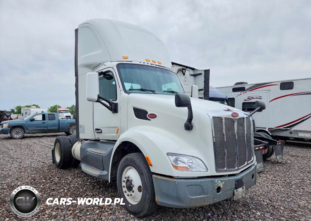 2016 Peterbilt 579 Semi Truck