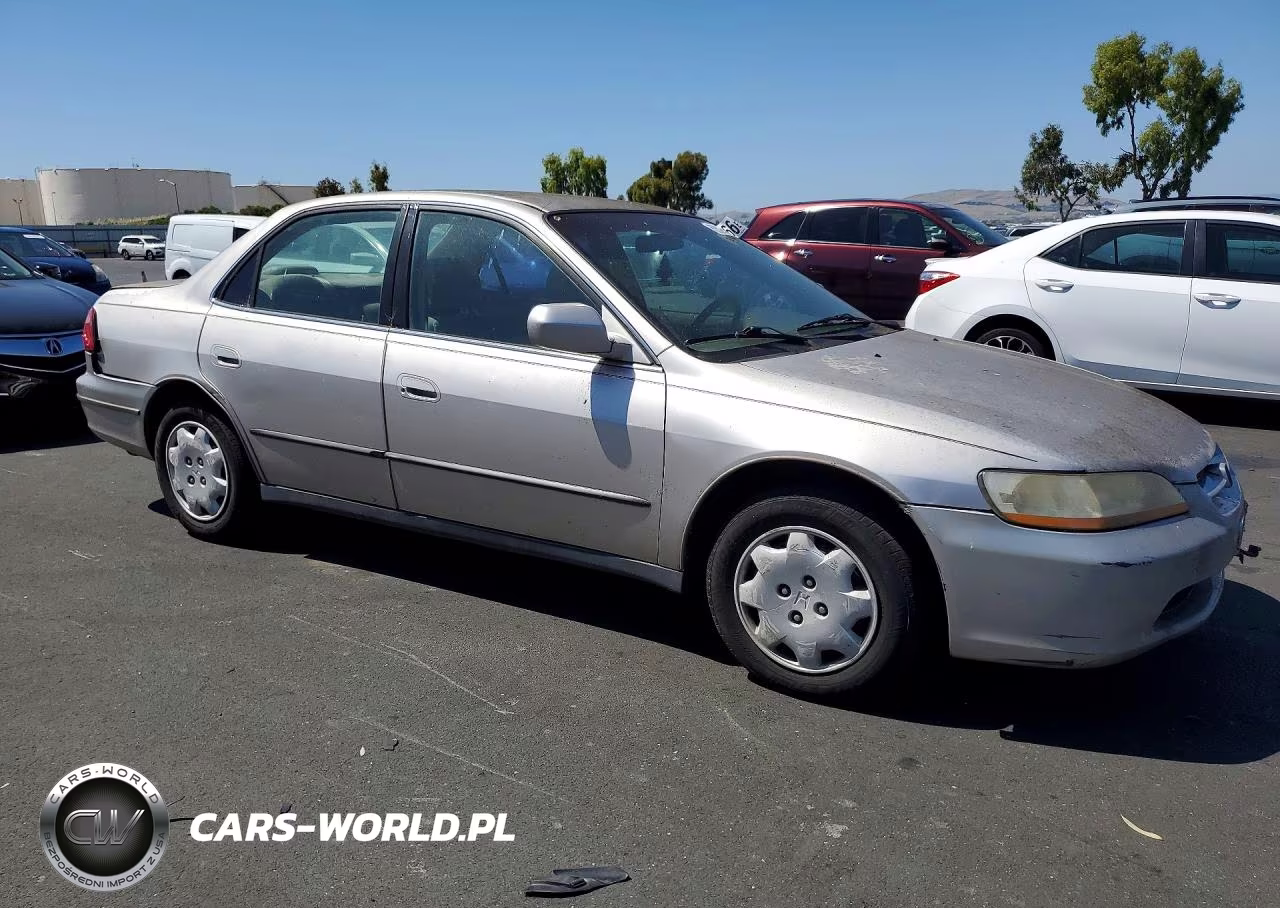 1999 Honda Accord Lx VIN:1HGCG6651XA136769 - 4