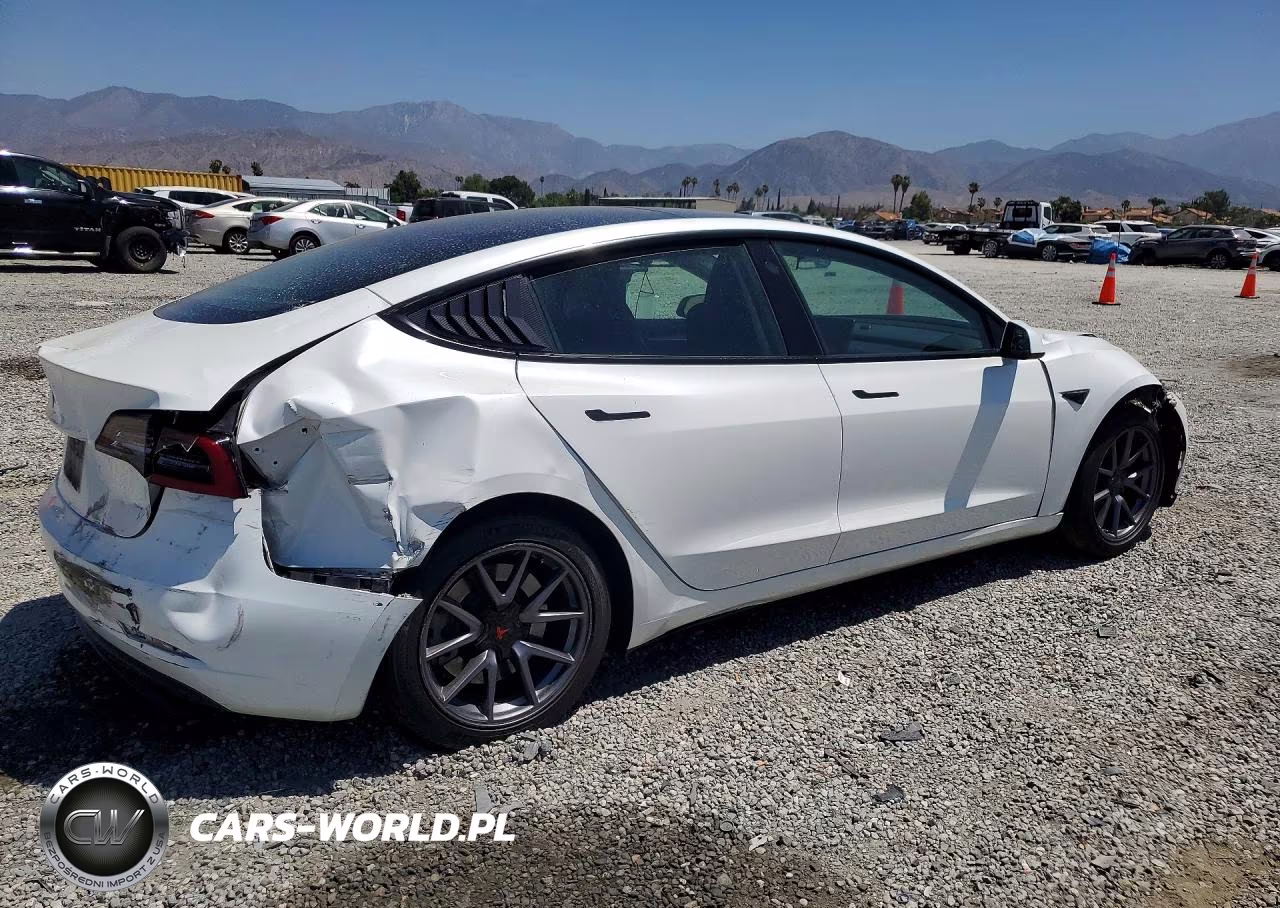 2023 Tesla Model 3 VIN:5YJ3E1EA7PF496948 - 3