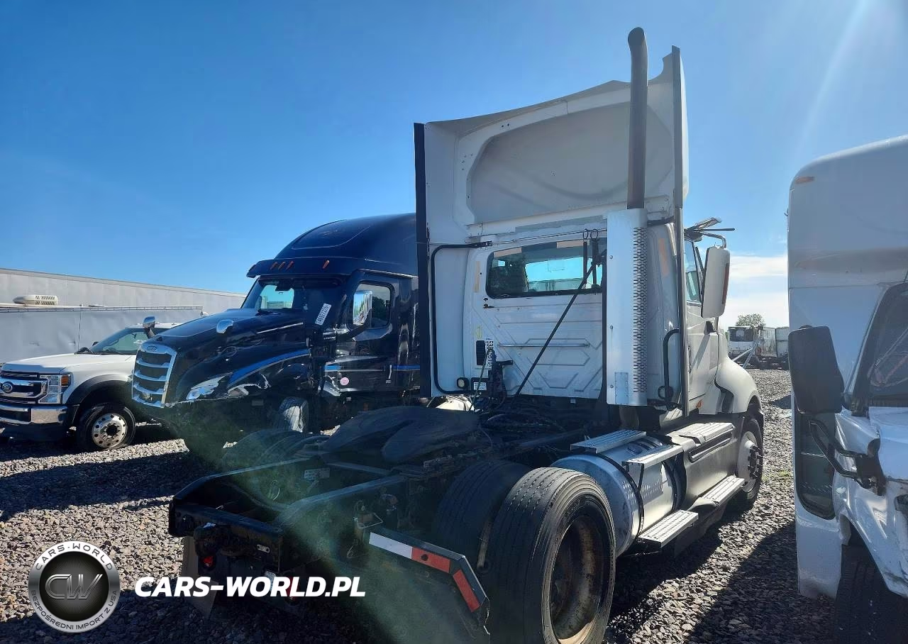 2017 International Prostar Semi Truck VIN:1HSDGAPR5HH164789 - 4