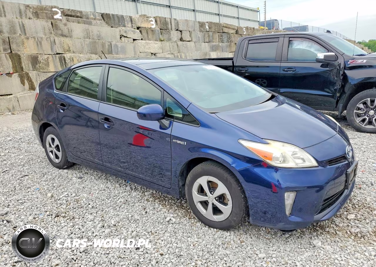 2013 Toyota Prius Three VIN:JTDKN3DU9D1726500 - 4