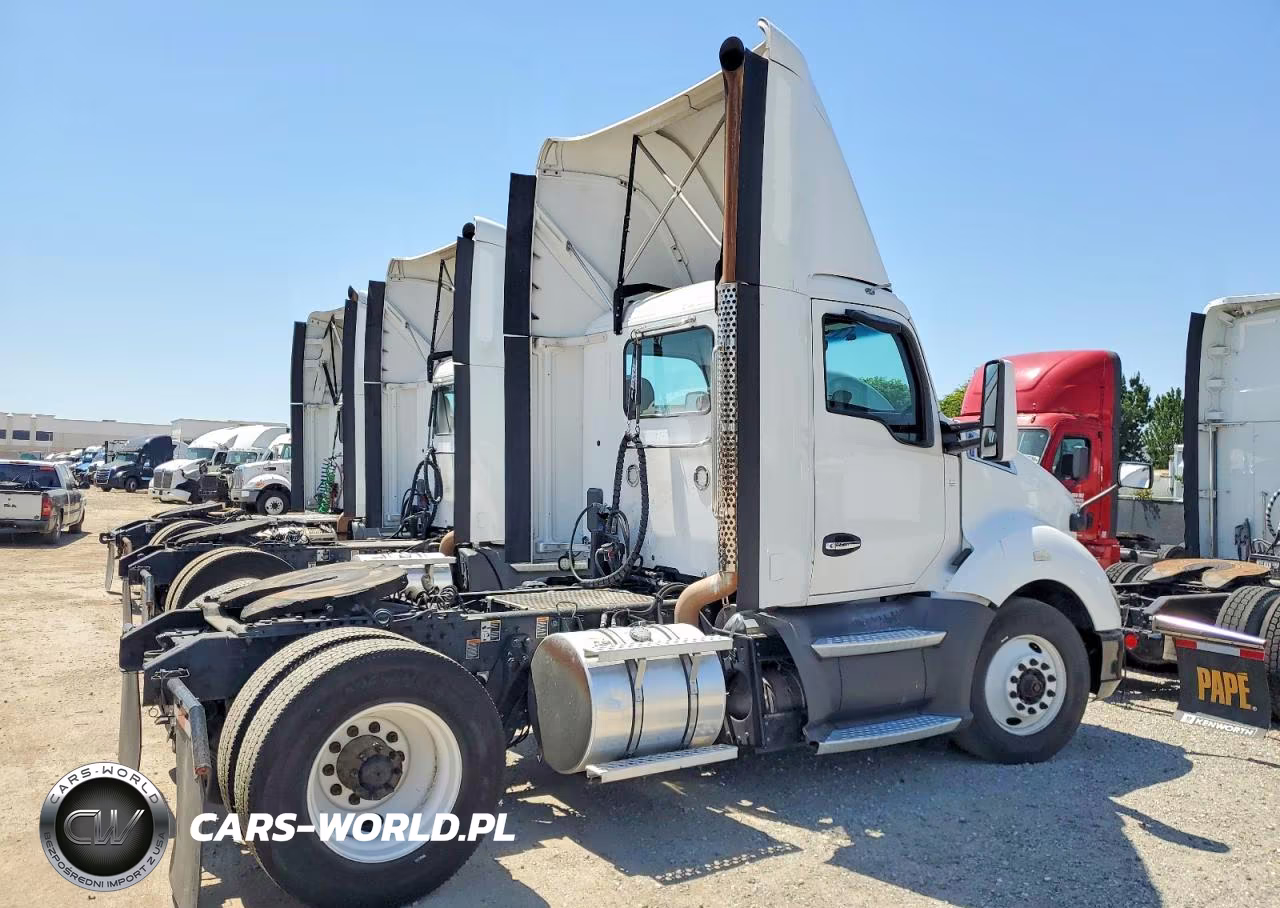 2017 Kenworth Construction T680 VIN:1XKYA48X4HJ160370 - 4
