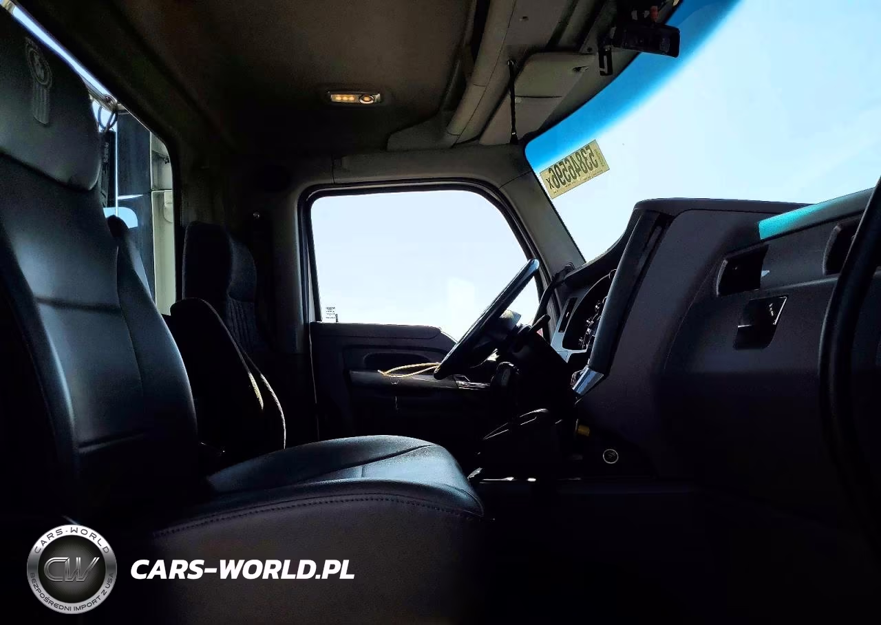 2017 Kenworth Construction T680 VIN:1XKYA48X4HJ160370 - 5