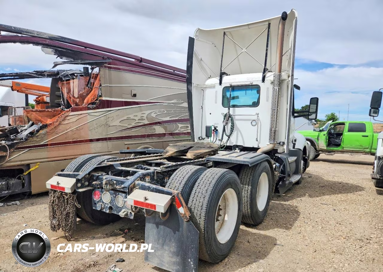 2021 Kenworth T680 Semi Truck VIN:1XKYD49X5MJ467627 - 4