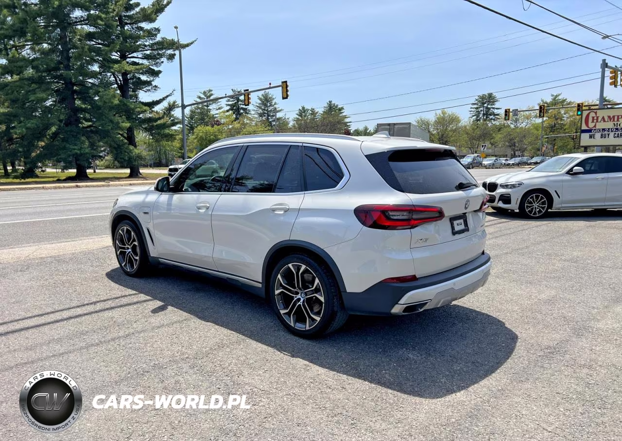 2022 BMW X5 xDrive45E VIN:5UXTA6C03N9J62196 - 3