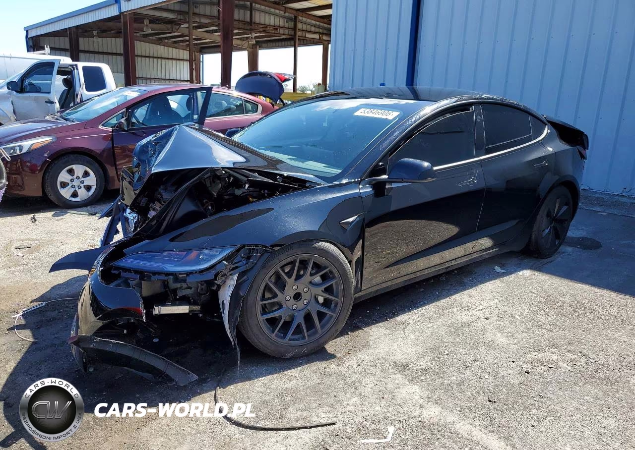 2025 Tesla Model 3 – zdjęcie 1 z 13