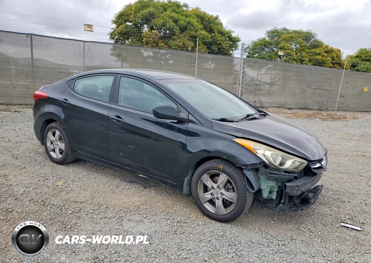 2013 Hyundai Elantra Gls VIN:KMHDH4AE6DU827118 - 4
