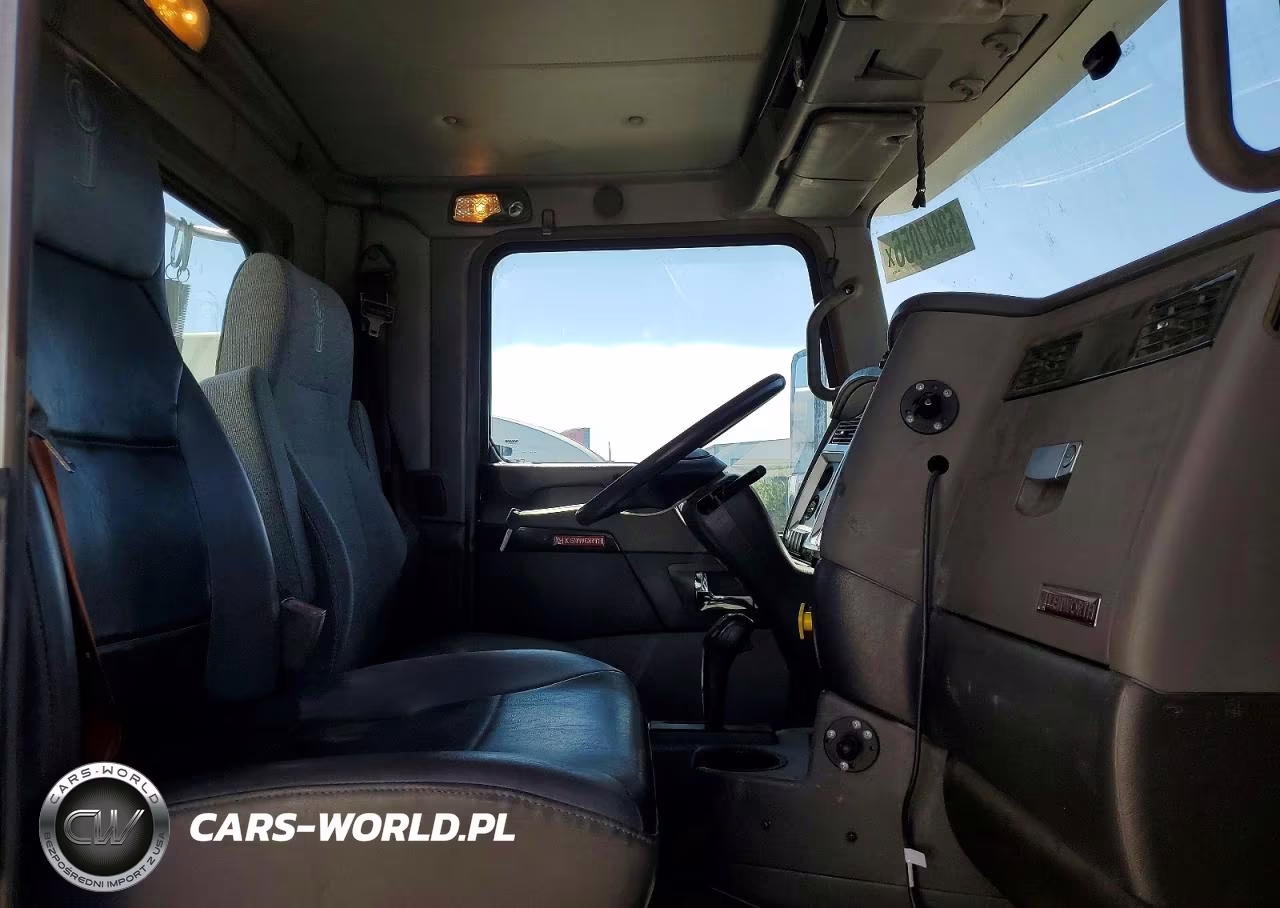 2015 Kenworth Construction T400 VIN:1XKBAJ8X4FJ442736 - 5