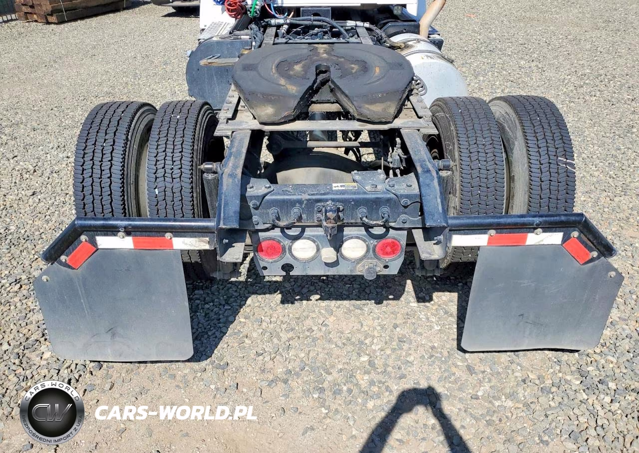 2015 Kenworth Construction T400 VIN:1XKBAJ8X4FJ442736 - 9