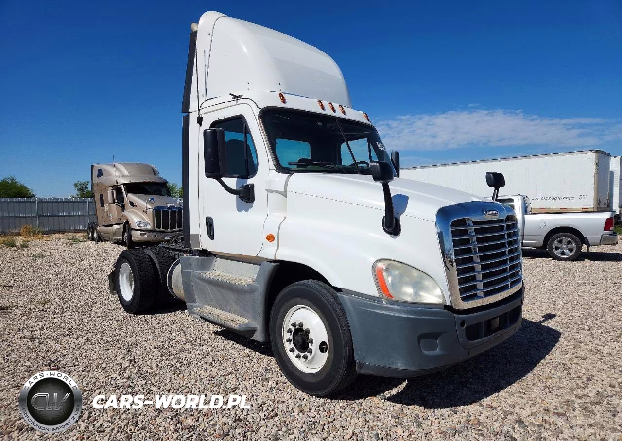 2016 Freightliner Cascadia 125 Semi Truck