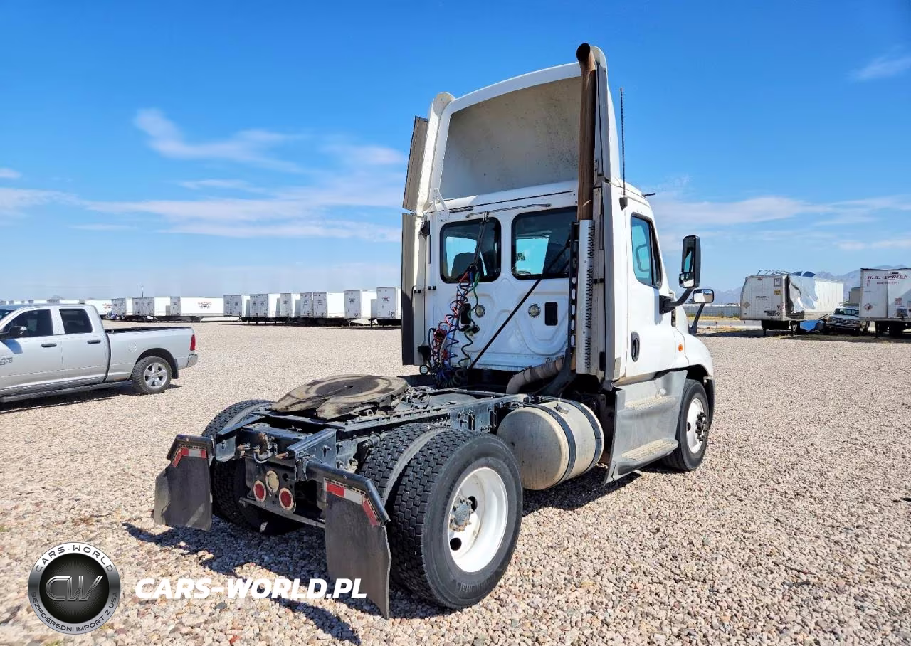 2016 Freightliner Cascadia 125 Semi Truck VIN:1FUBGEDV4GLHC5754 - 4