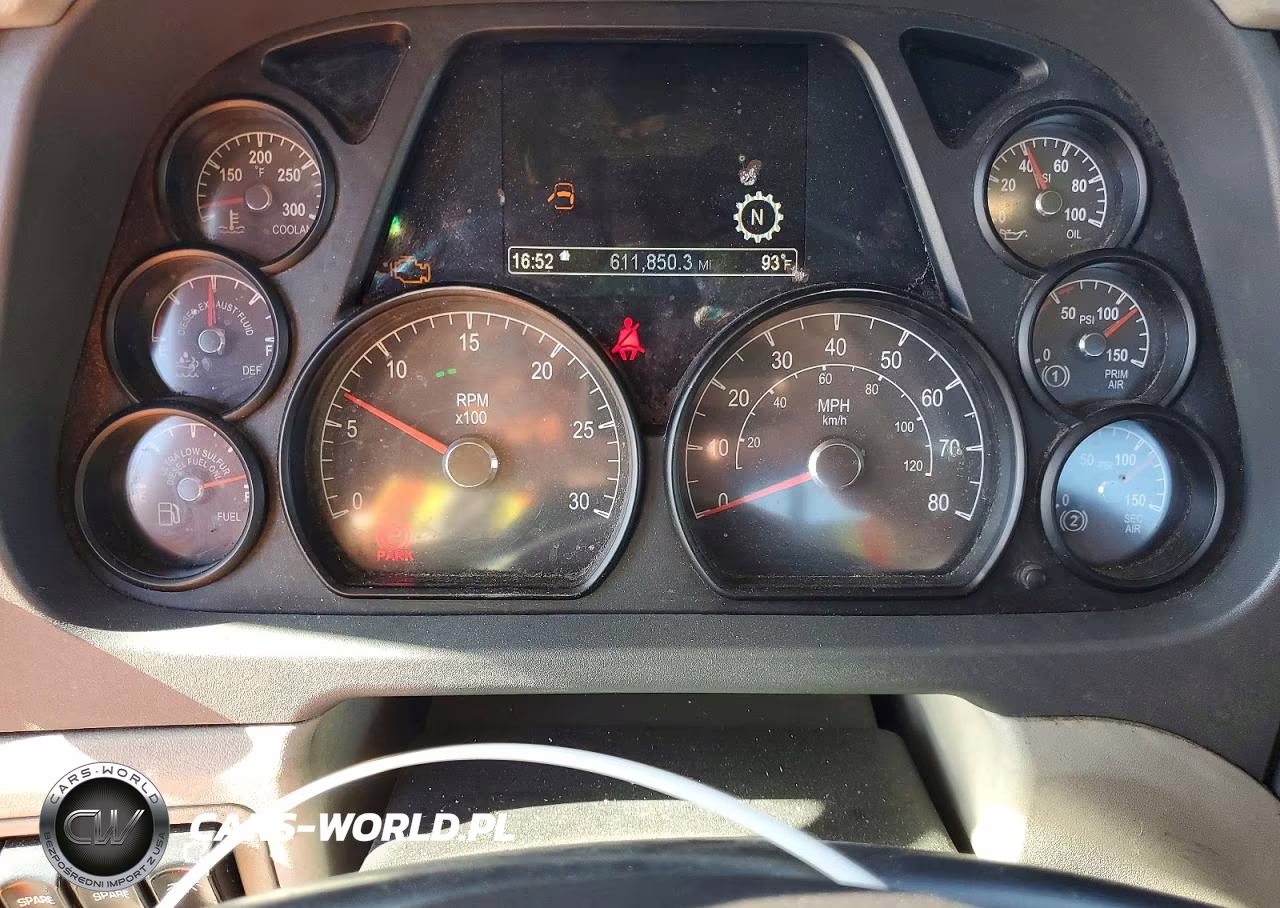 2018 Peterbilt 579 VIN:1XPBA48X5JD478146 - 8