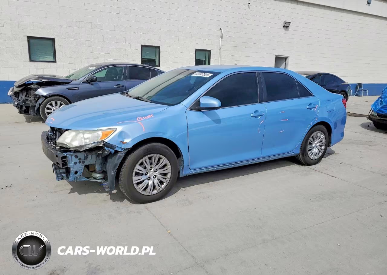 2012 Toyota Camry Le – zdjęcie 1 z 12