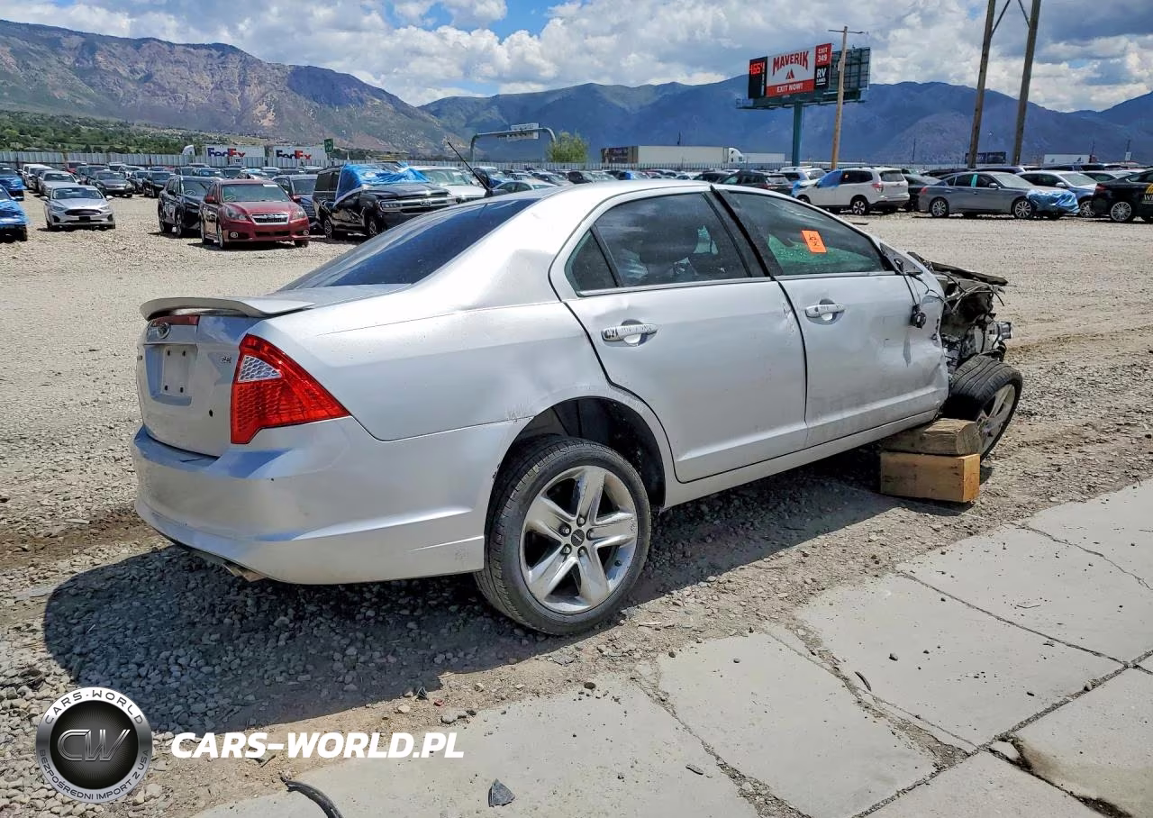 2010 Ford Fusion VIN:3FAHP0HA5AR133307 - 3
