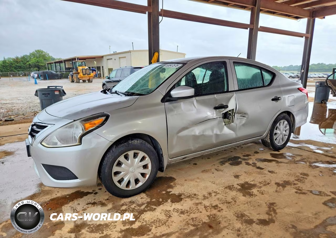 2016 Nissan Versa 1.6 S Plus