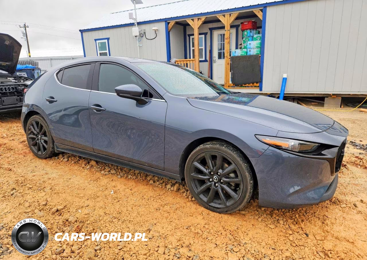 2021 Mazda 3 Premium VIN:JM1BPBML2M1301034 - 4