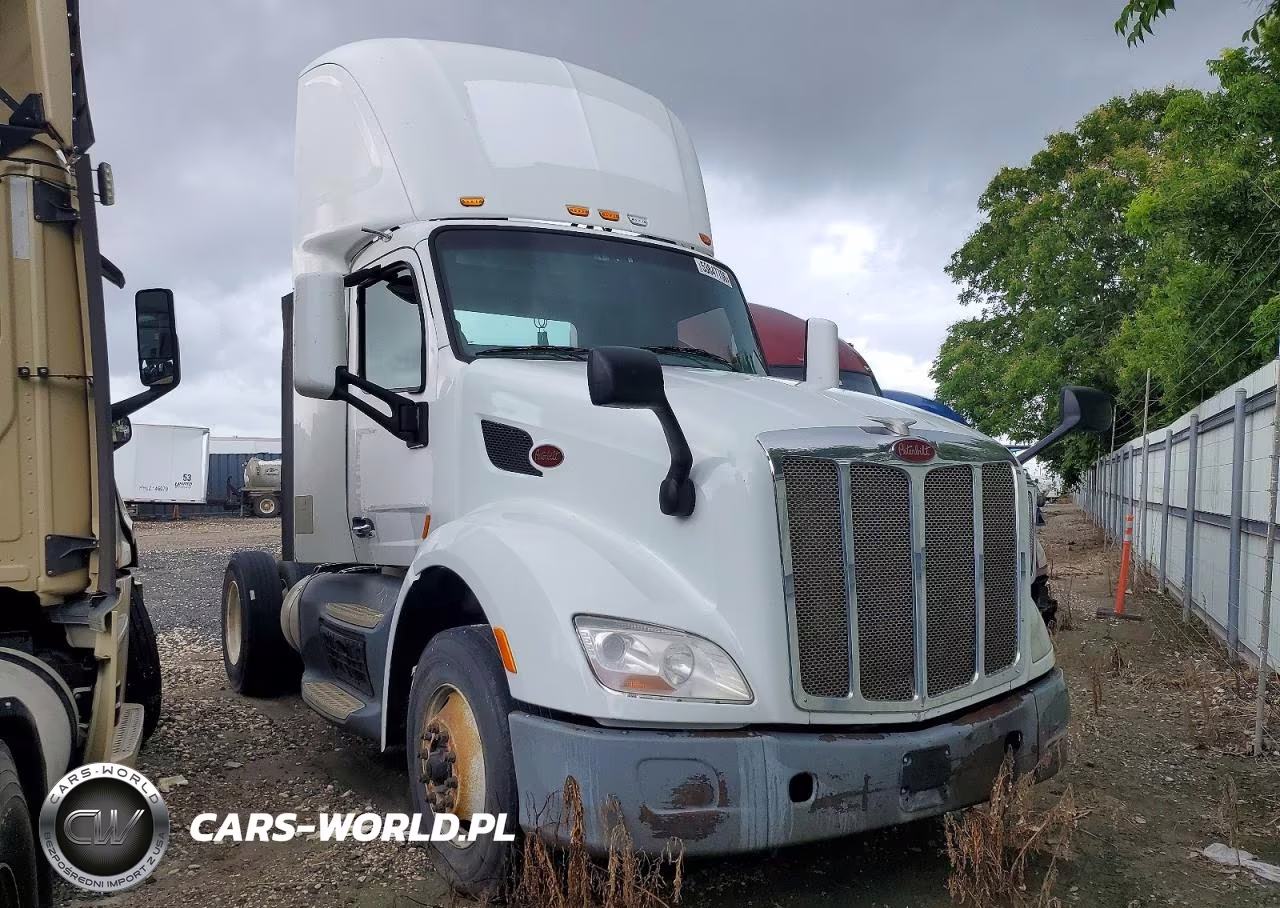 2016 Peterbilt 579 Semi Truck