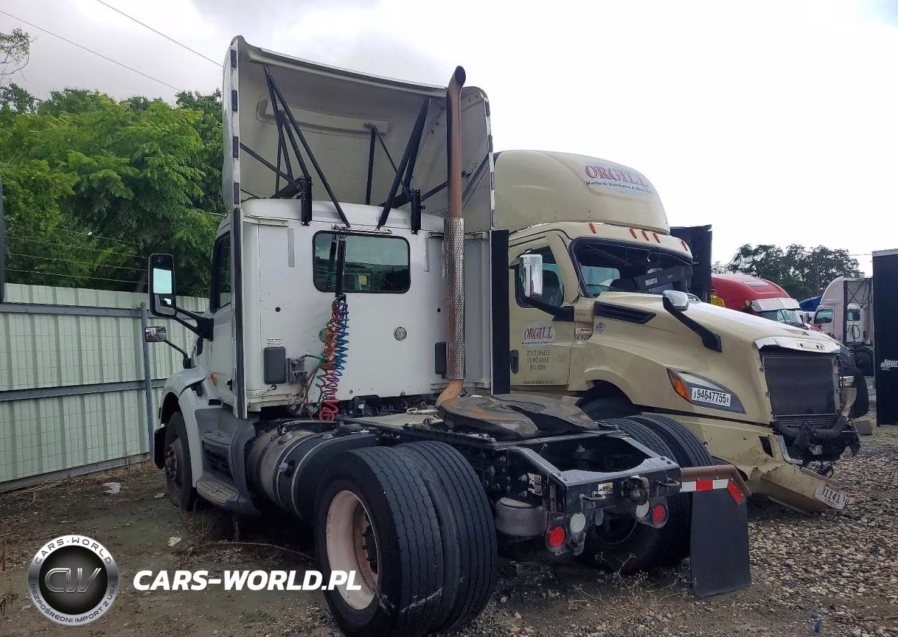 2016 Peterbilt 579 Semi Truck VIN:1XPBA48X5GD339773 - 3