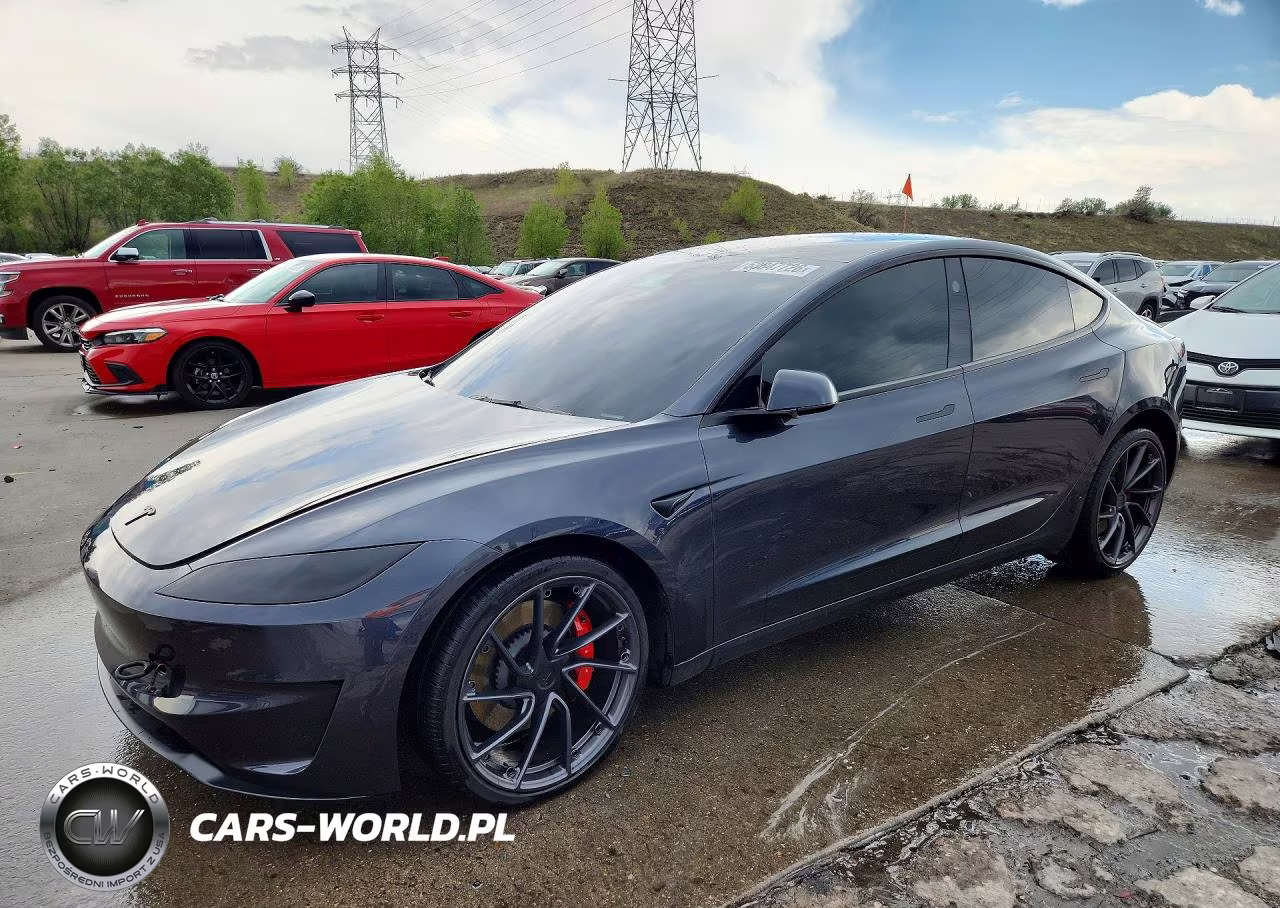 2025 Tesla Model 3 – zdjęcie 1 z 13