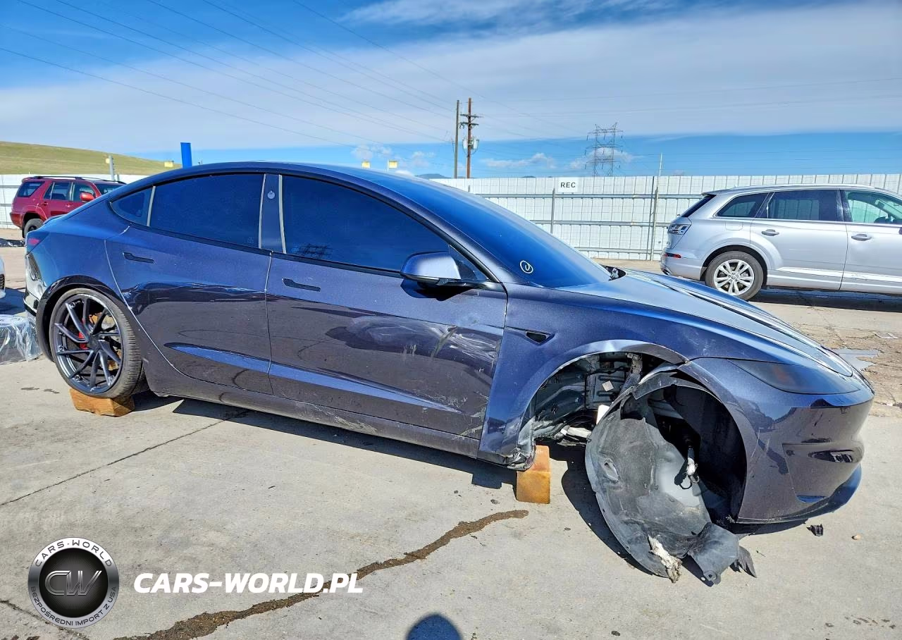 2025 Tesla Model 3 VIN:5YJ3E1ET5SF986279 - 4