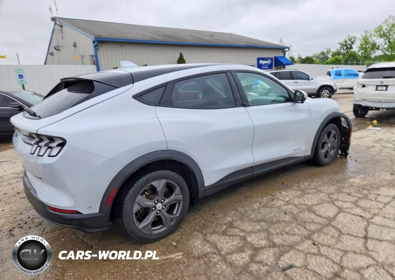 2022 Ford Mustang Mach-E Select VIN:3FMTK1RM3NMA45369 - 3