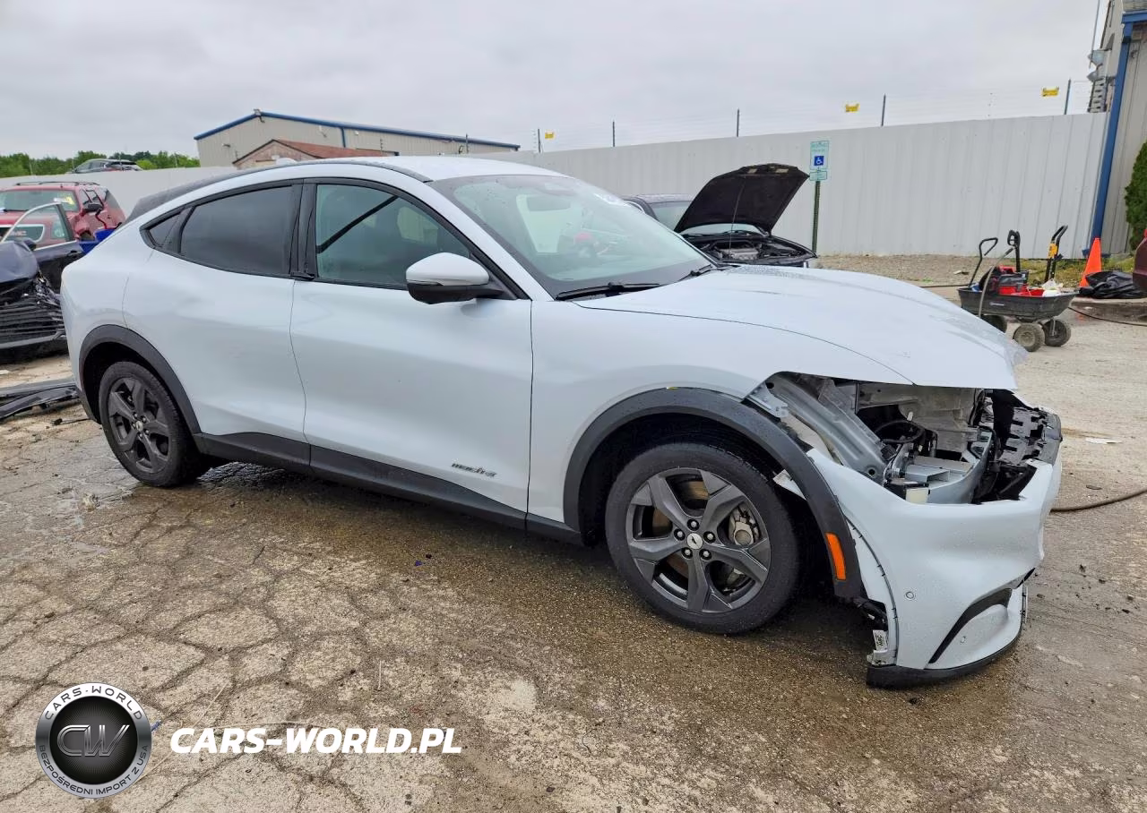 2022 Ford Mustang Mach-E Select VIN:3FMTK1RM3NMA45369 - 4