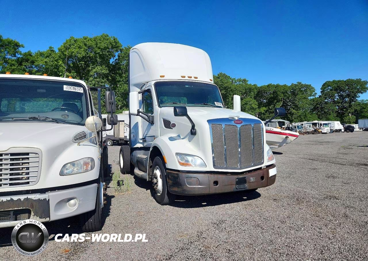 2016 Peterbilt 579 Semi Truck