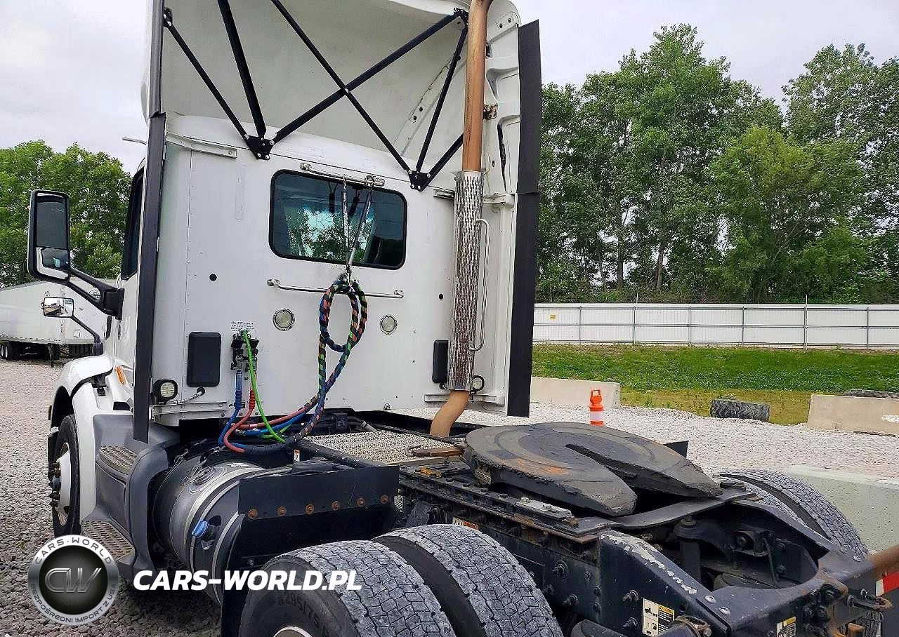 2018 Peterbilt 579 Semi Truck VIN:1XPBA48X8JD478044 - 3
