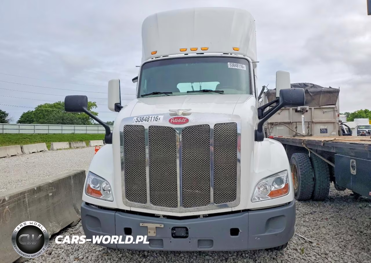 2018 Peterbilt 579 Semi Truck VIN:1XPBA48X8JD478044 - 9
