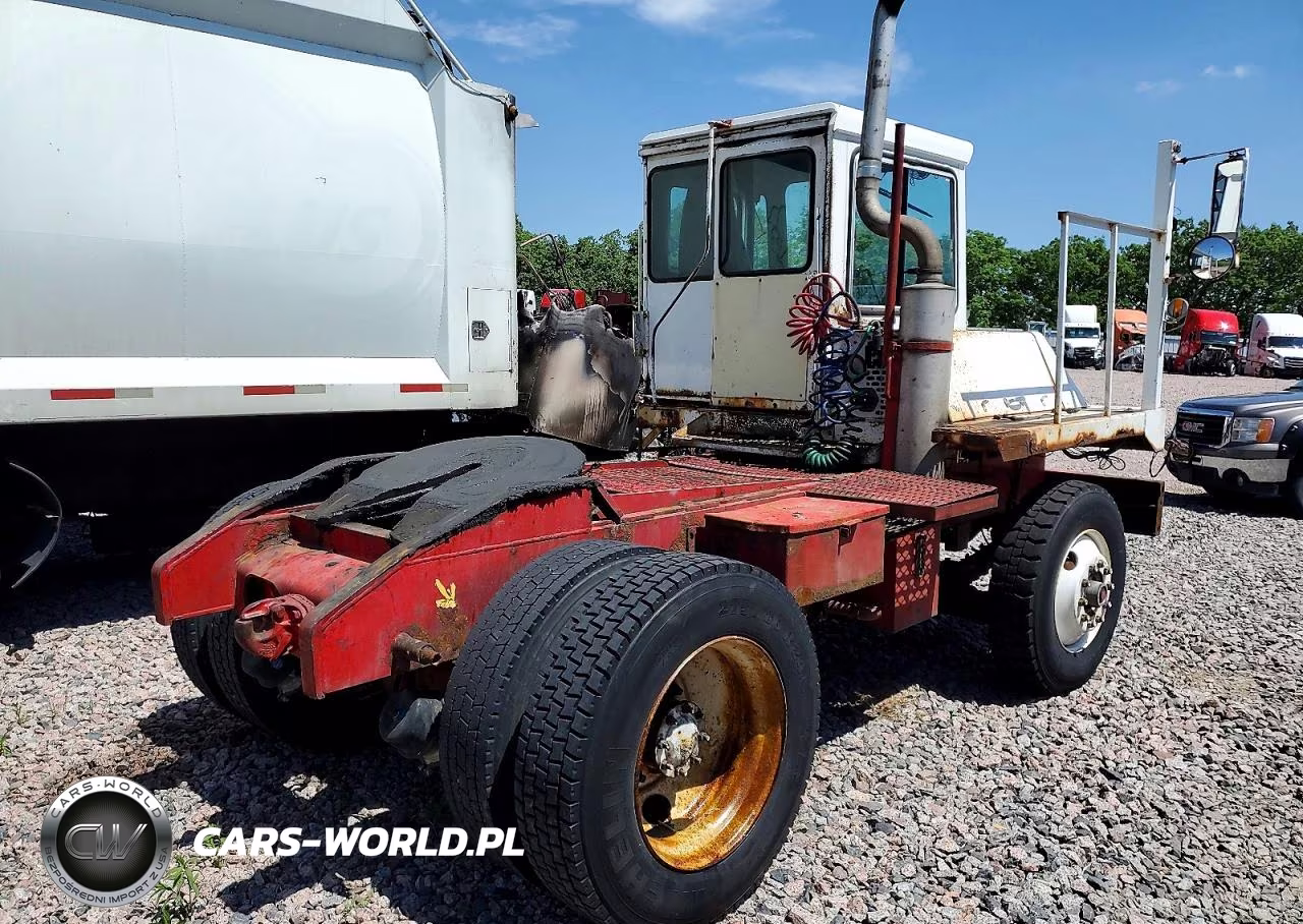 1994 Capacity Tj5000 Yard Truck VIN:6BT50RH50E1217865 - 4