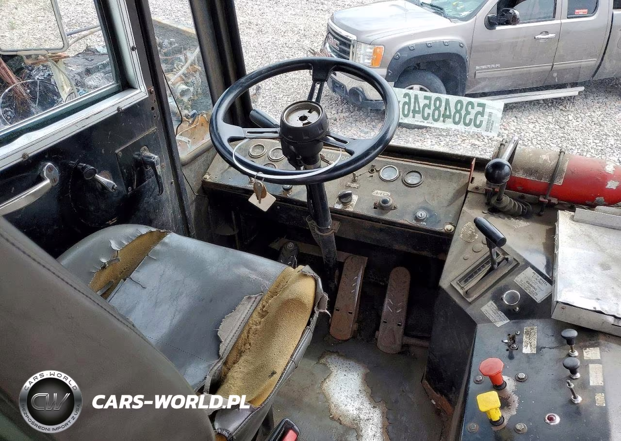 1994 Capacity Tj5000 Yard Truck VIN:6BT50RH50E1217865 - 5