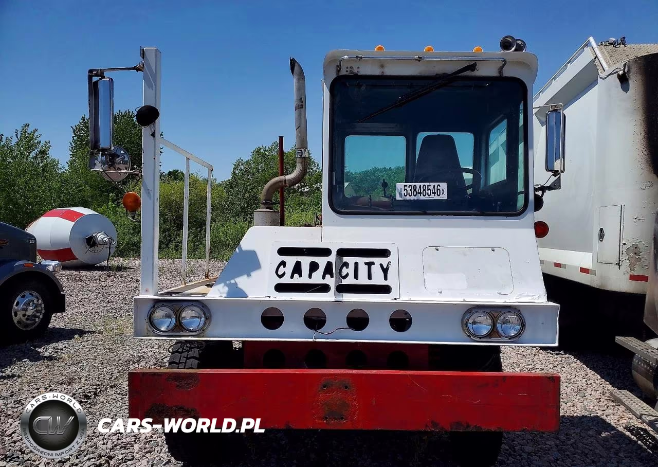 1994 Capacity Tj5000 Yard Truck VIN:6BT50RH50E1217865 - 9